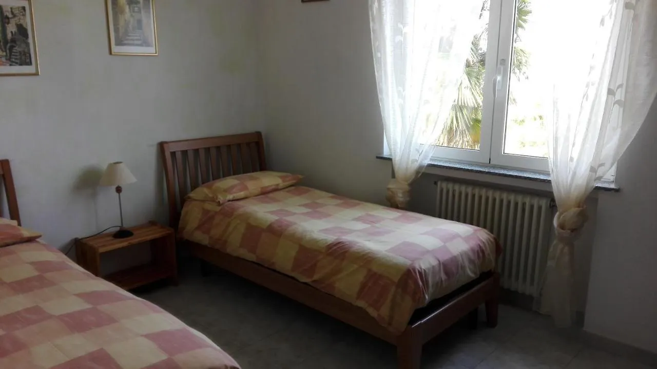 Bellavista Apartment Porto Valtravaglia Italy